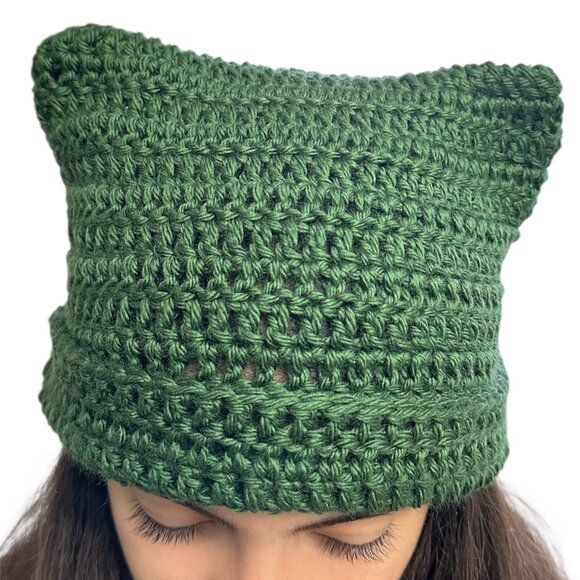 Crochet Cat Ear Cuff Beanie Unisex Green Brand New Handmade - Picture 1 of 4